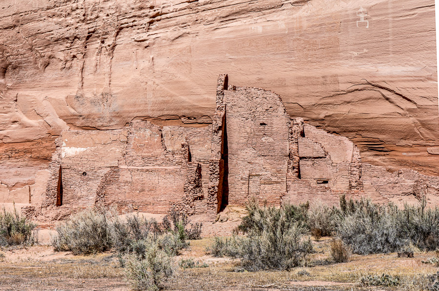 Ancestral Puebloans ruins in Canyon de Chelly