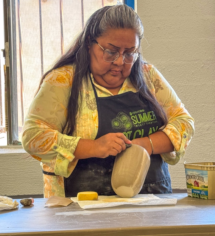 Dorothy Ami, Hopi potter. Few Hopi allow pictures